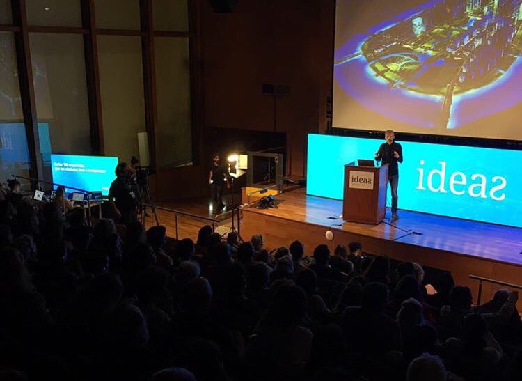 crassociati's tweet photo. #Ideas2017 - Carlo Ratti @MinCulturaAr "La mejor forma de predecir el futuro es inventarlo". https://t.co/xafzzktRe8