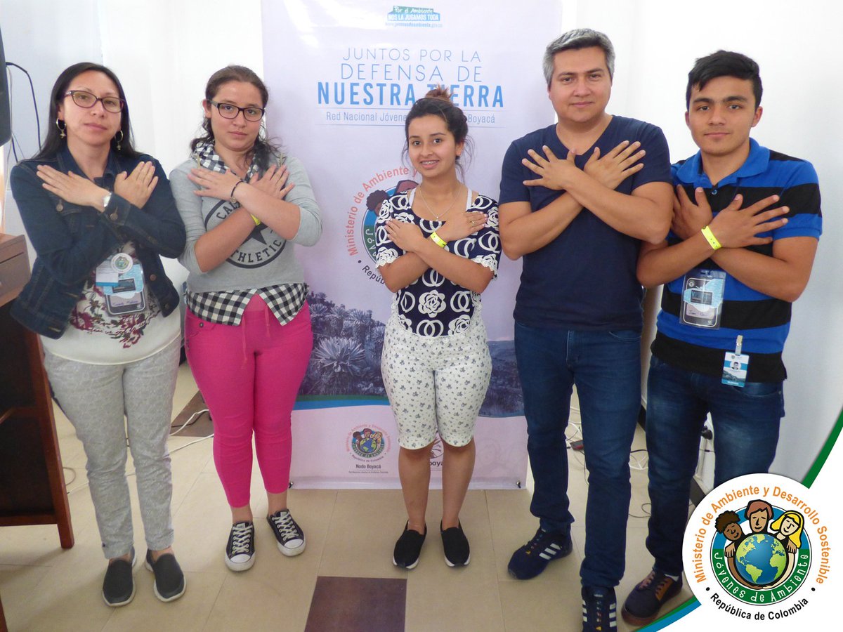 rnjaboyaca's tweet photo. Los jóvenes de Ambiente de Boyacá y el país pedimos una #ColombiaSinAsbesto, es hora de aprobar la #LeyAnaCeciliaNiño https://t.co/cNl0ju1eSL
