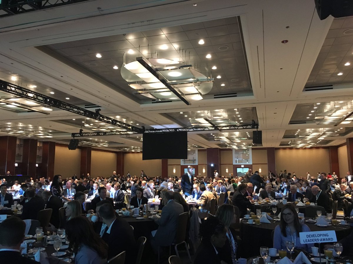 CREDA_Global's tweet photo. #converge17 Keynote breakfast general session with Jon Gray @Blackstone and Mark Eppli @MarquetteCRE https://t.co/jhw9IwpzW0