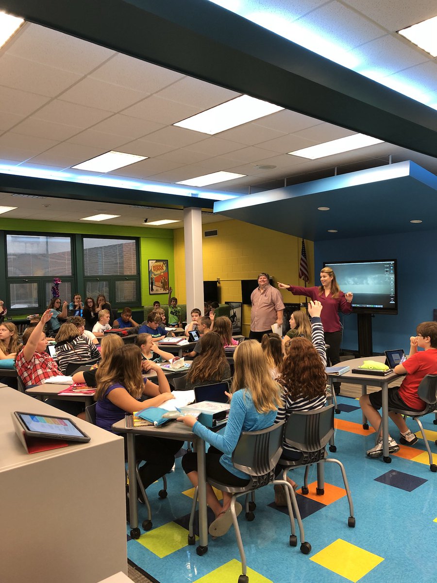 MrsBonatesta's tweet photo. Super cool large-group lesson in the #iCreateStudio with Mrs. W & Mr. W! Learning about #civilizations is super interesting! ๐๐ฟ๐๐ฒ๐ณ @EF_MS https://t.co/O0Xe2e2NuV