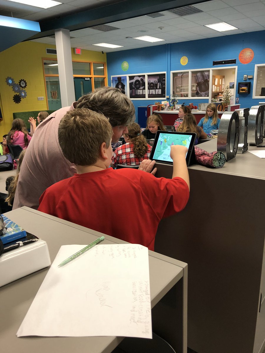 MrsBonatesta's tweet photo. Super cool large-group lesson in the #iCreateStudio with Mrs. W & Mr. W! Learning about #civilizations is super interesting! ๐๐ฟ๐๐ฒ๐ณ @EF_MS https://t.co/O0Xe2e2NuV