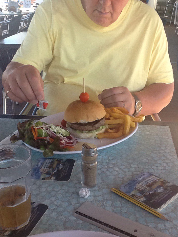 martindenman55's tweet photo. Good tucker#lunch snack https://t.co/Qbu6xplIgH