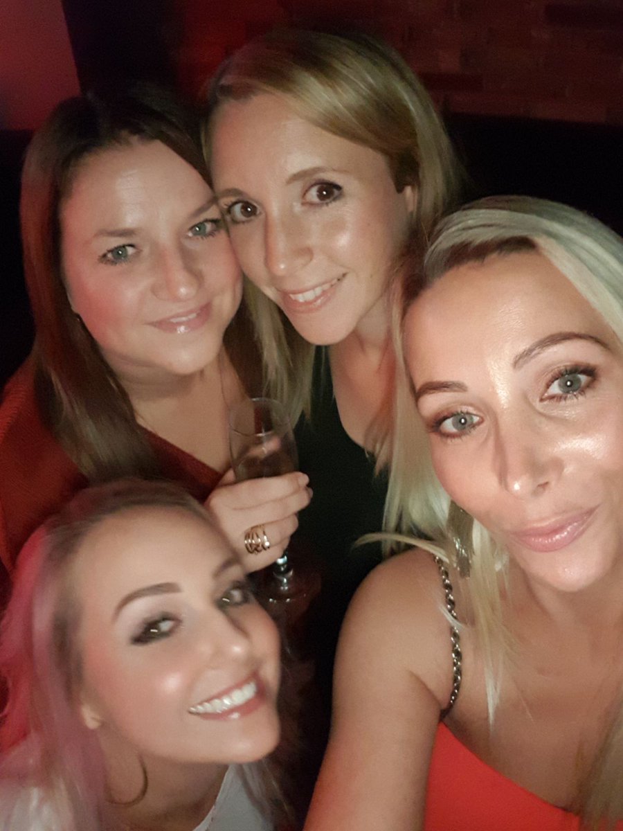 riagibbs's tweet photo. A fab night at @EssexHouse152 with these beauts @D_tyson2404  @YollyPop https://t.co/uS5cKy63tB