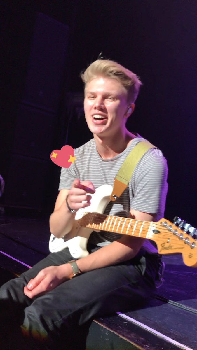 vv_amps's tweet photo. @NewHopeClub @NewHopeGeorge 
I love u so much. Today was an awesome day for me😍😍😍😍😍 Thank u💓💓💓 #NHCTokyo https://t.co/Mw24Vlsgza