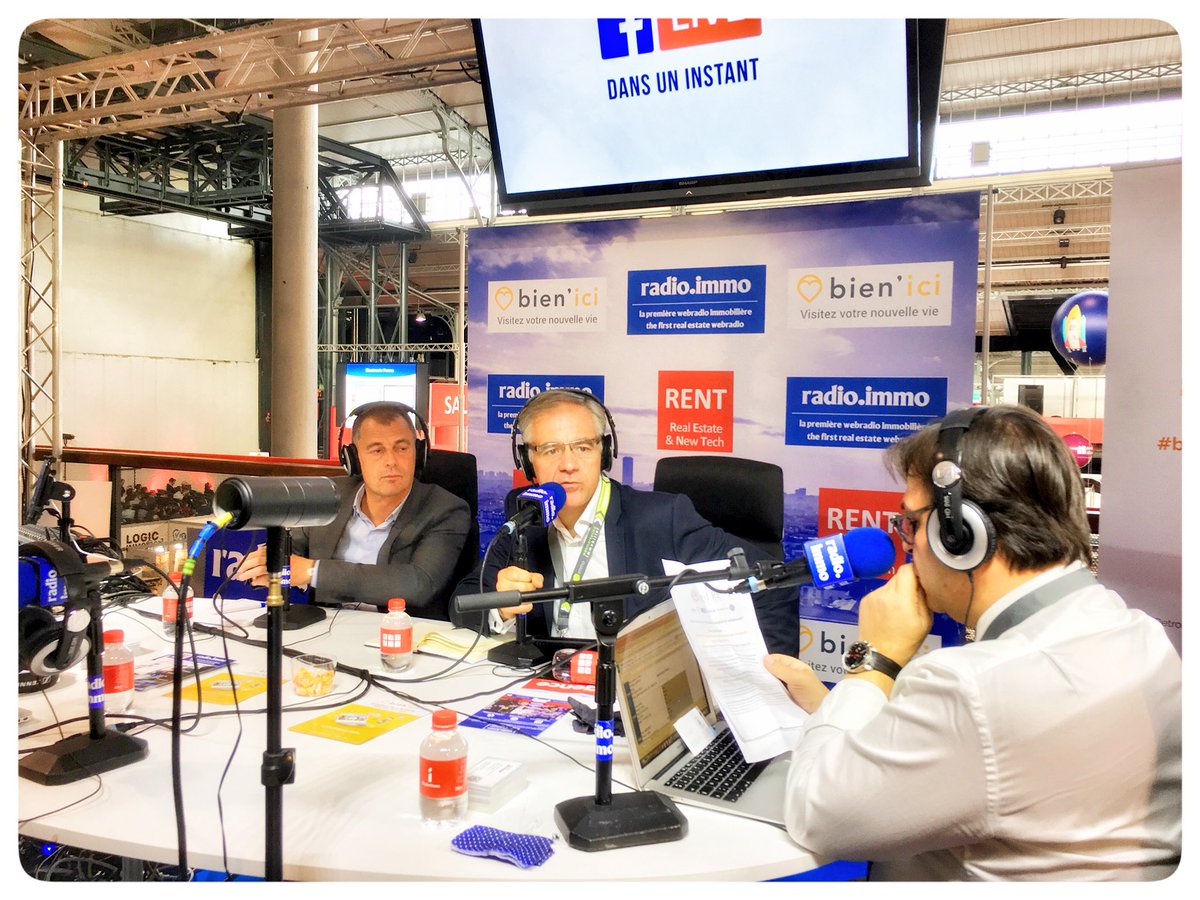 B_Duchatelet's tweet photo. #RealEstate &amp; #NewTechnologies : what else ?
💙🏰📲❤️
Superbe #RENT2017 pour tout savoir sur #Immobilier &amp; #NewTech
#EngelandVolkersParis 🎩👍 https://t.co/RLYhkY5L6B