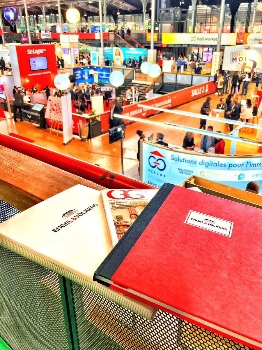 B_Duchatelet's tweet photo. #RealEstate &amp; #NewTechnologies : what else ?
💙🏰📲❤️
Superbe #RENT2017 pour tout savoir sur #Immobilier &amp; #NewTech
#EngelandVolkersParis 🎩👍 https://t.co/RLYhkY5L6B