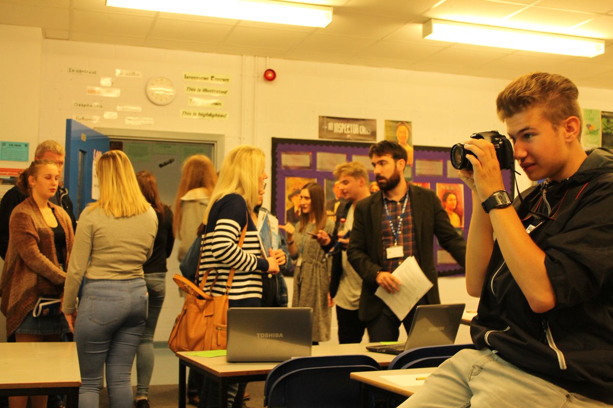 TLES16's tweet photo. 🌟16+ Open Evening Last Night! Thanks to everyone who came. If you missed out and would like an informal tour, let us know. Pics now on FB 🌟 https://t.co/u5TsTd4Abl