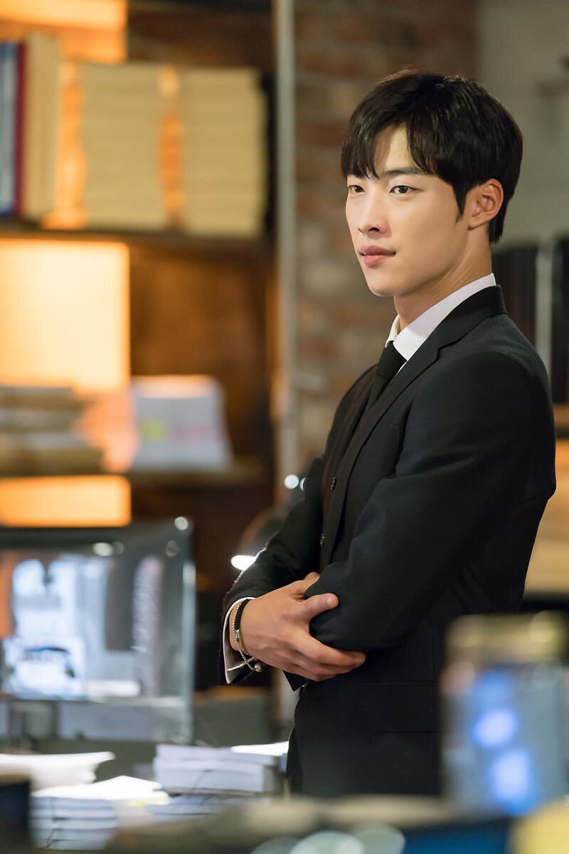 DL2CB5mX4AAeWLw.jpg:large