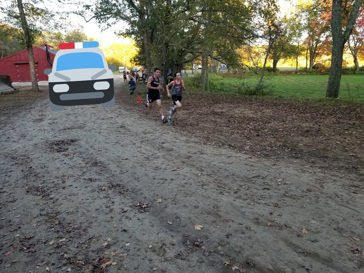 MontvilleCT_XC's tweet photo. @MHS_Indians_XC Nobody can keep up with @Adam_Pepporoni in the final stretch. You live...you learn...you pay for it. #epickick https://t.co/QHoobOBOxZ