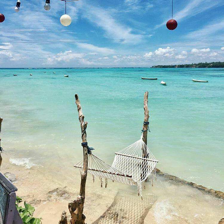 Lyspm's tweet photo. Relaxing on Nusa Ceningan, off Nusa Lembongan. Book your piece of paradise with us at https://t.co/1yNNzBWq7n
#holiday #travel #bali https://t.co/DjXdBLI8Gn