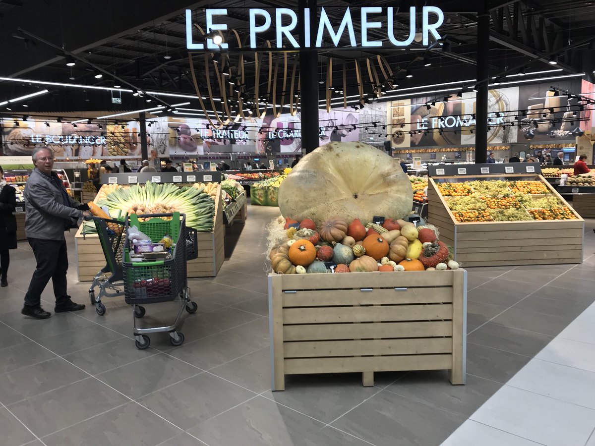 mehats35's tweet photo. Hyper U Reims lance les légumes pour myopes ! https://t.co/qZ2CXkjRgh