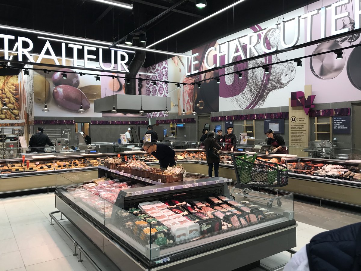 mehats35's tweet photo. Hyper U Reims lance les légumes pour myopes ! https://t.co/qZ2CXkjRgh