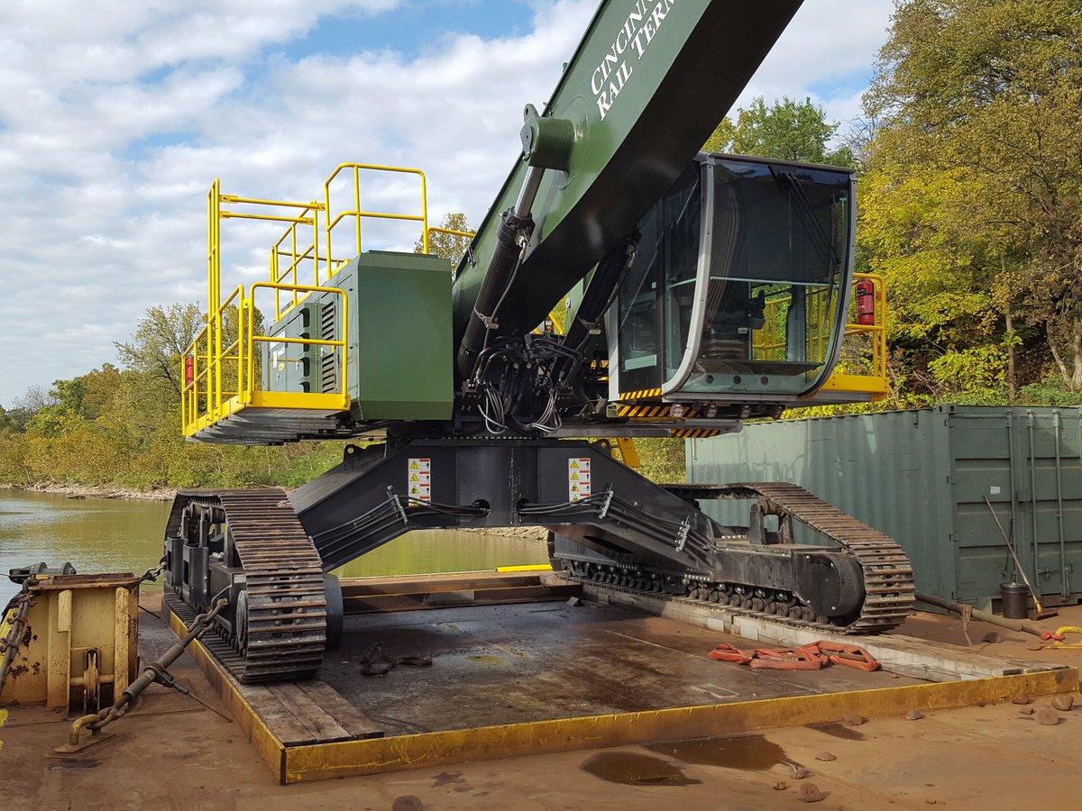 Cincinnati Barge &amp; Rail Terminal #Mantsinen 70 R inauguration and viewing in #Cincinnati, OH, USA on 4. October 2017 #materialhandler