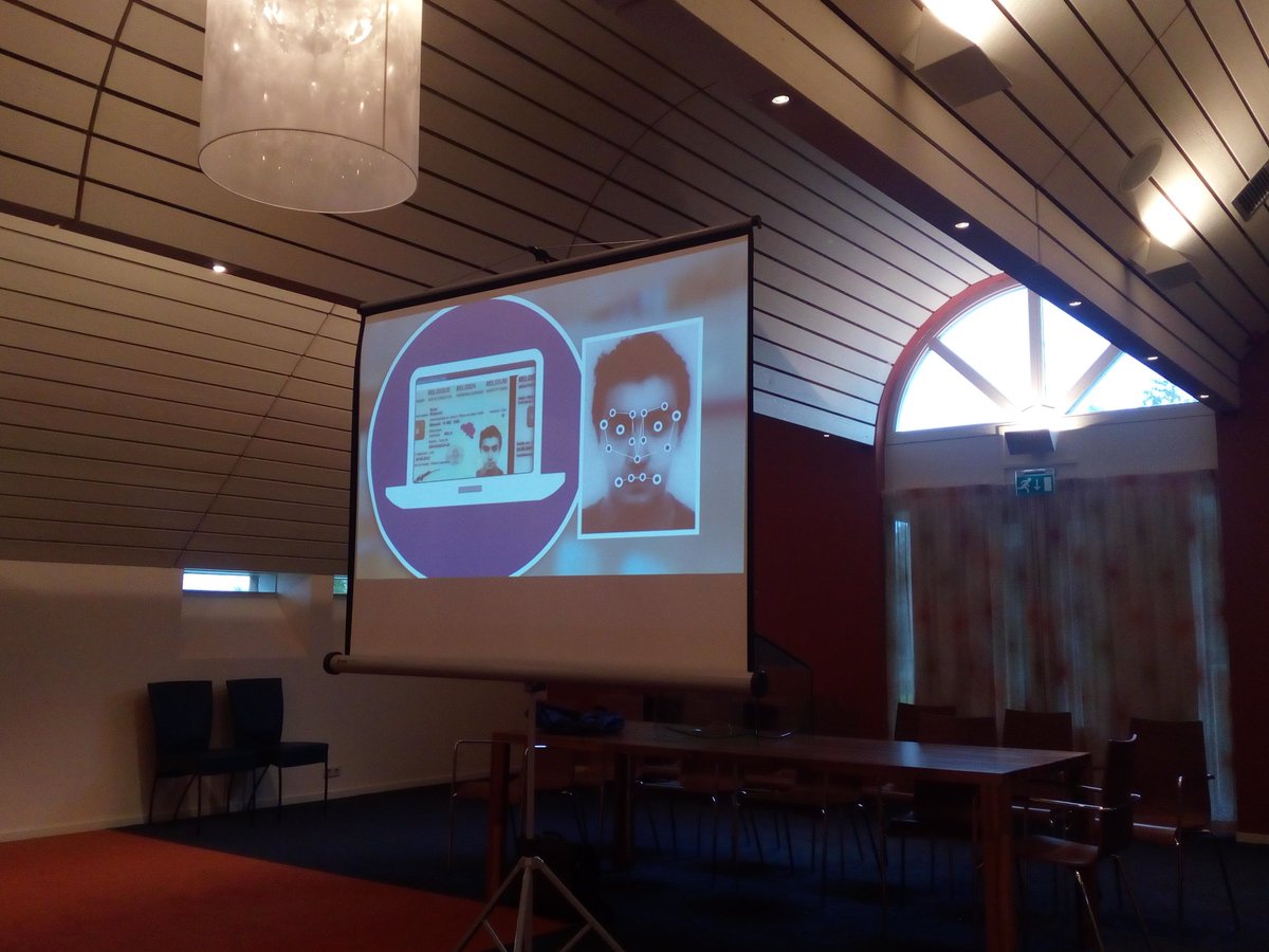SannevderZanden's tweet photo. Techniek biedt medewerkers ondersteuning en verhoogt klanttevredenheid. Bekijk dit voorbeeld @Gemeente_Almelo https://t.co/Vbuo5lJnKr #LSG17 https://t.co/kiaKkkv9Mw