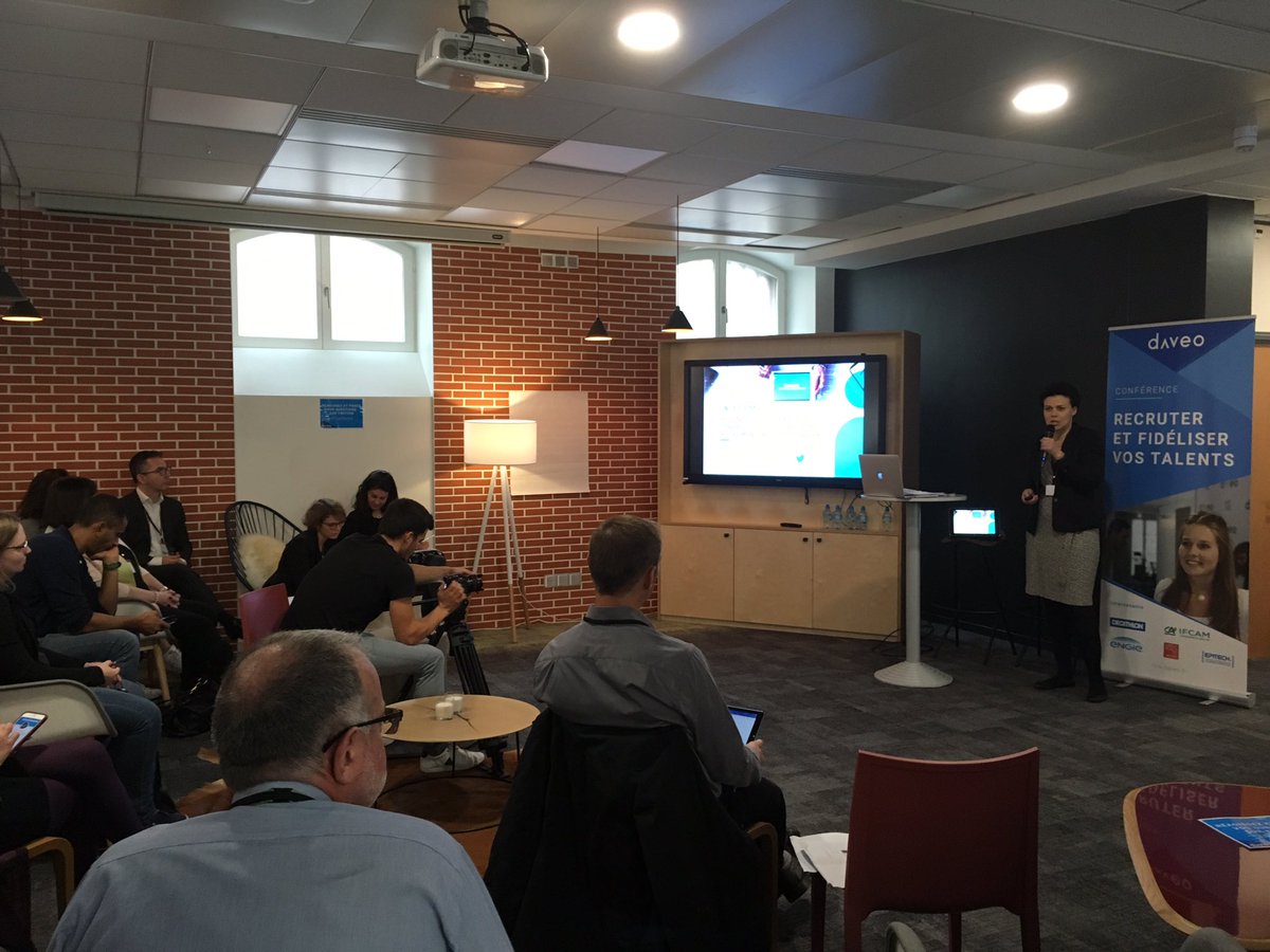IFCAM's tweet photo. #FOWDAVEO @CChappaz sur "Repenser les espaces de travail pour collaborer autrement" : experience du nouveau campus #IFCAM #silvae #Evergreen https://t.co/sNSZTREE9h