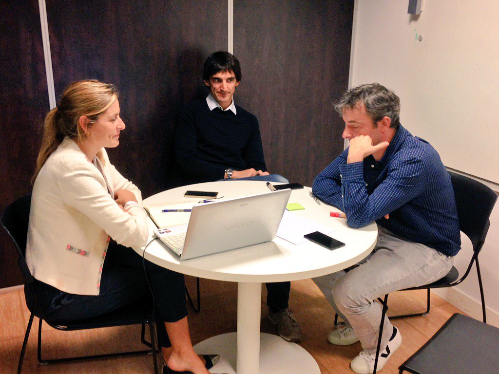 BerriUp's tweet photo. Sesión de #Mentoring con Twin&amp;Chic y Xabier Urien. La importancia del #Branding y la transmisión de valores. https://t.co/RhJnfwmNLZ