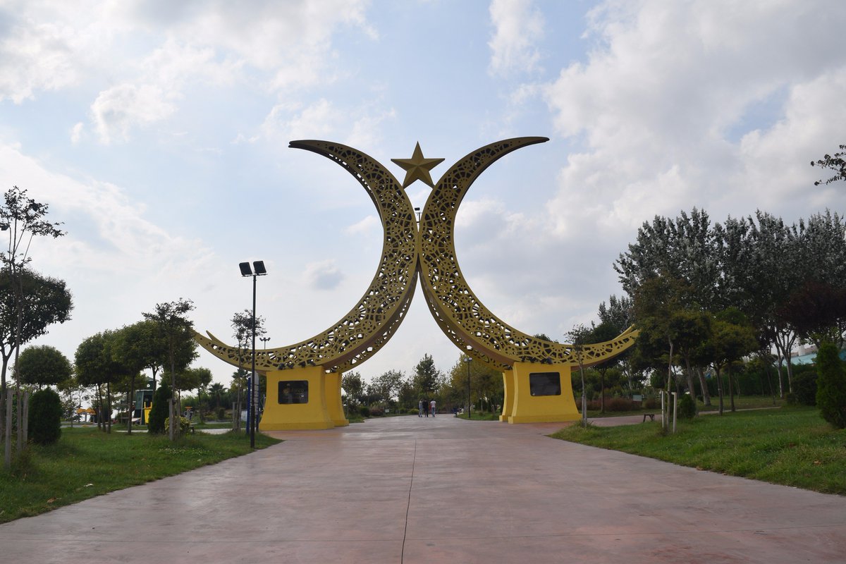 photopixelsnet's tweet image. Bu ezanlar-ki şahadetleri dinin temeli, 
Ebedi yurdumun üstünde benim inlemeli.  #moon #star #turkeyflag #photopixels #photo