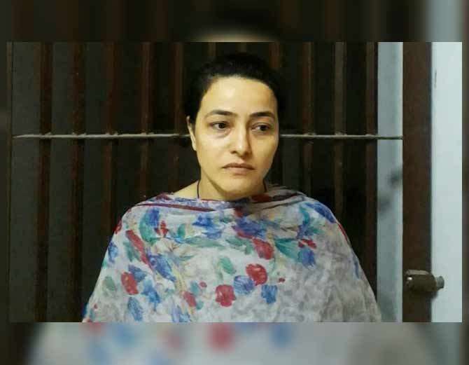 DainikBhaskar's tweet image. मेरे इशारे पर ही पंचकूला में हिंसा, सवा करोड़ रुपए भी बांटे: हनीप्रीत ने कबूला

#HoneyPreetInsan 

bhaskar.com/news/c-3-honey…