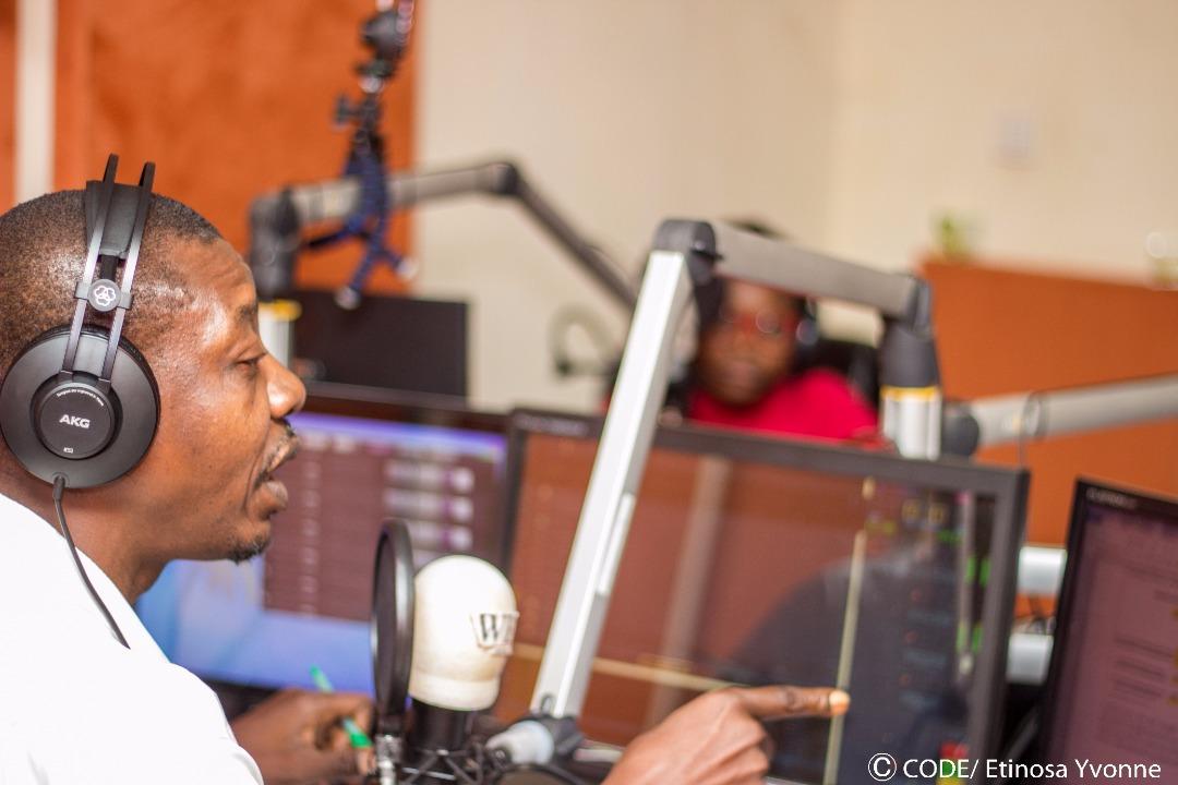 Connected_dev's tweet photo. @wefmng @4lowthemoney @AbujaGSC @BRWorg @PLSInitiative @HamzyCODE @obyezeks @youthhubafrica @AminaJMohammed @savechildrenNG @ONEinAfrica On the Chat Room @wefmng discussing Poverty, Culture and Uneducation as factors militating against the empowerment of the Girl Child #IDC17 https://t.co/XkCxA5mgTG