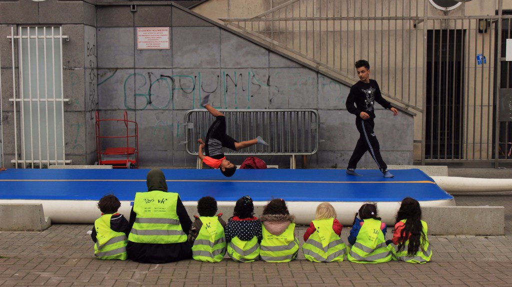 Big Up de Parc Blanc 3/3 ~ La fête: Na het verkennen van de situatie en een stukje… bxlopenview.be/media/big-up-d…