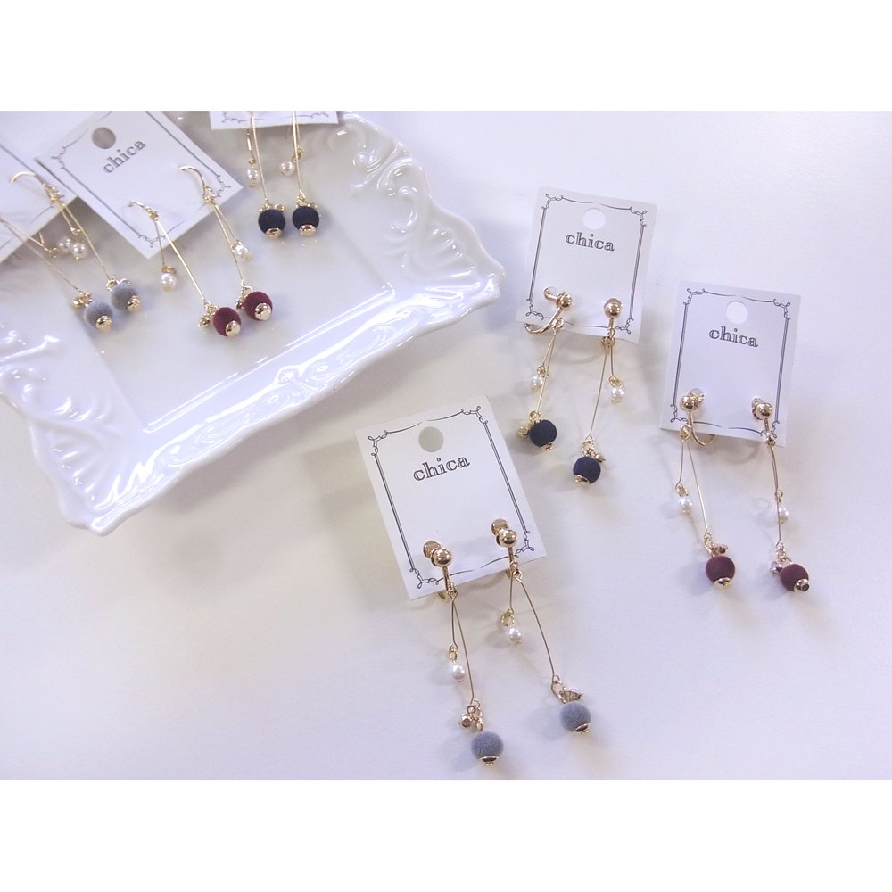 3coinsスリーコインズ 公式 Twitterissa New 本日入荷のアクセサリーはこちら キャッチピン 6mmフロッキーピアス イヤリング ダイヤレーンハラコヘアゴム グレンチェックリボヘアゴム 各種 300 税 他にも多数ご用意しています ぜひ3coinsへお越し下さい