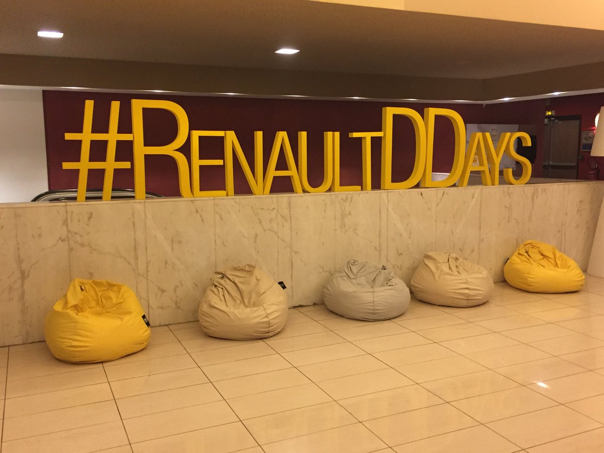 michelloeve's tweet photo. Let’s go!! 3 dagen Parijs voor #RenaultDDays met een beetje @thebuzzmasters interactie https://t.co/EFdhogvDHq