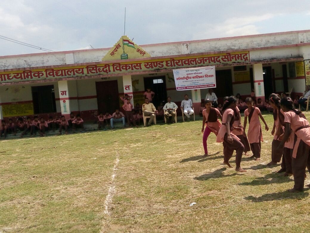 #InternationalDayoftheGirlChild
Children in UP's Sonbhadra &amp; Shravasti participating arts &amp; sports activities to promote #GenderEquality