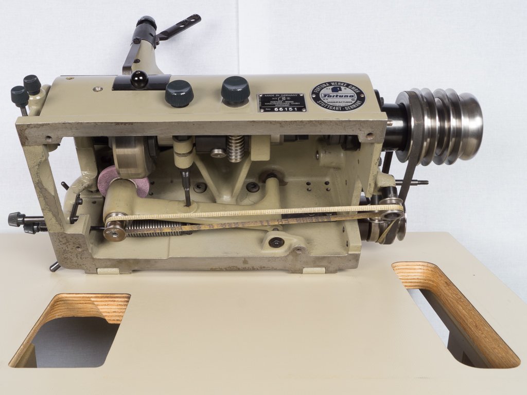 AUTEX24's tweet photo. Fortuna 50 PU AO Lederschärfmaschine
Fortuna 50 PU AO Leather Skiving Machine
#leder #maschine #lederschärfmaschine #fortuna
-Verkauft-Sold- https://t.co/TRNiks3Cs3