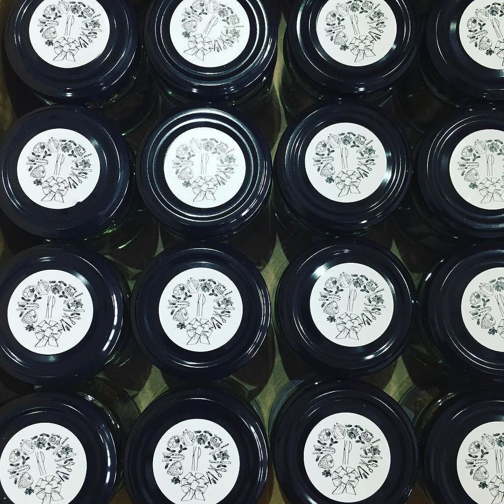 gin_etc's tweet photo. We don’t want to peak too early, but all our Christmas kits are on the site in case you are a super keen bean #gin #ginandtonic #makeyourow… https://t.co/tB8fPwDbCb