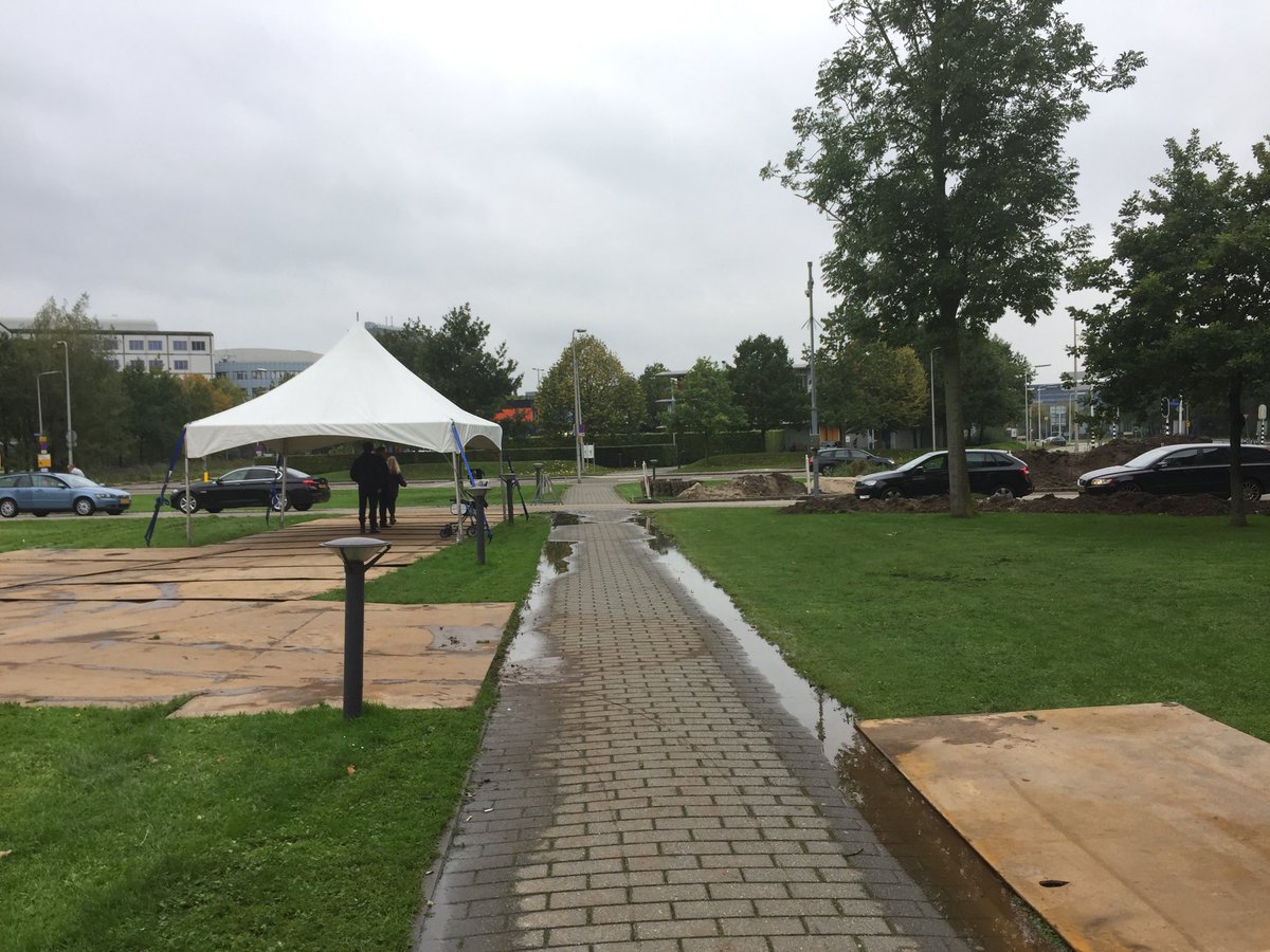 JohnHeijstek's tweet photo. Valet parking voor bezoekers @HetWKZ gaat gewoon door tijdens #verbouwingwkz https://t.co/NbRTjI7oyC