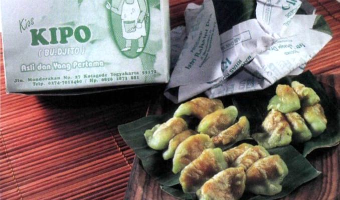 FruitNutCakes's tweet photo. Kue Kipo yg lezat &amp; agak langka terbuat dari santan, ketan, garam dgn isi parutan kelapa &amp; gula merah @detikTravel
#FreeTravelFair #GDRohan https://t.co/HQ9r7JlA8H