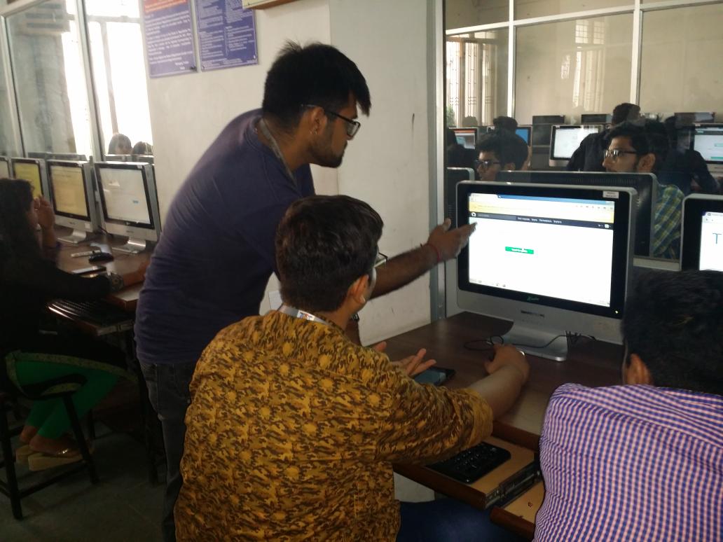 sumedmistry's tweet photo. #FirefoxQuantumSprint at Parul University ,Vadodara, india.we had fun by testing around 120 to 150 website where 35 students participated. https://t.co/qtZwzmpiSb