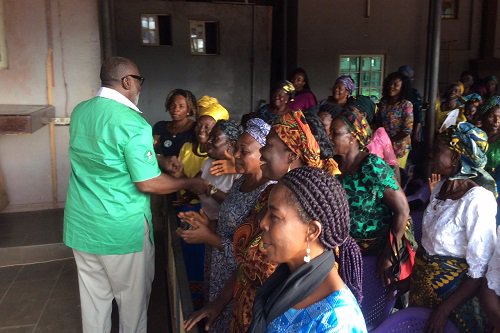 PDP candidate in upcoming Anambra governorship election, Oseloka Obaze, and his wife Ofunne Obaze hit the campaign trail in Awka, addressed women