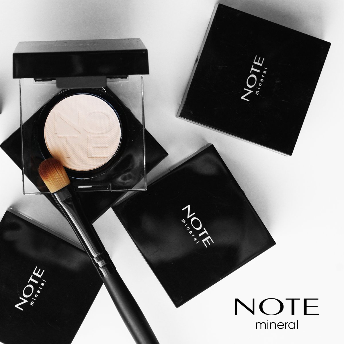 notevenezuela's tweet photo. Su textura sedosa ayuda a crear miradas profundas.
#sambilcaracas #sambilbarquisimeto #sambilvalencia
#AmoNOTE💋 #NOTEMakeup https://t.co/vfqH5Y2TxR