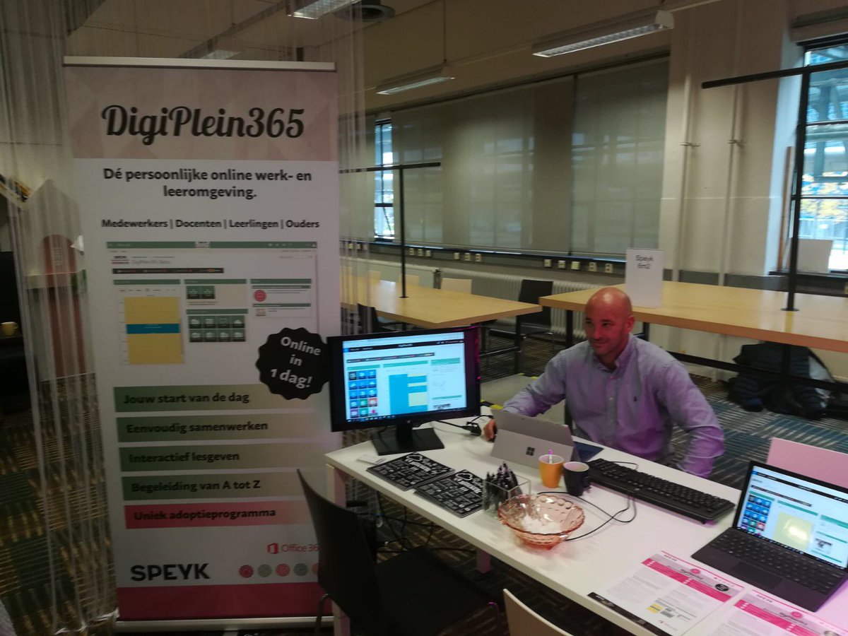 SPEYK_ICT's tweet photo. Vandaag aanwezig bij #LiketoShare in Eindhoven. Interessante gesprekken en pepermuntjes, frisse combinatie! @Like_To_Share #onderwijs #ICT https://t.co/cA66MAv992