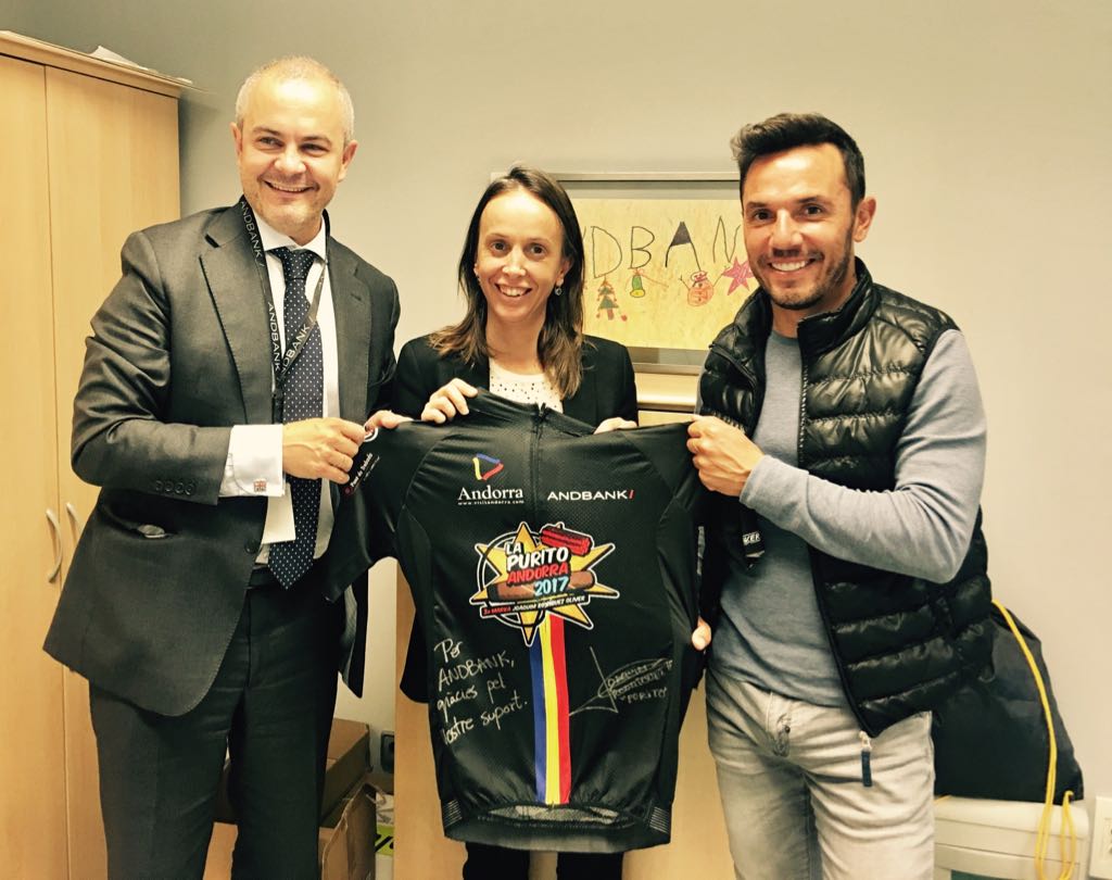 Aquest matí <a href="/PuritoRodriguez/">Joaquim Rodríguez</a>  ens ha fet entrega d'un maillot de <a href="/lapuritoandorra/">lapurito</a>  2017 . Orgullosos de ser-ne patrocinadors fundacionals!
