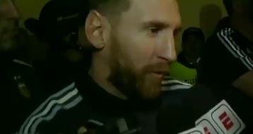 elchiringuitotv's tweet photo. ¡OJO! Argentina EXPLOTA contra la prensa: ''¡La madre que los p...''!. ¿Qué DIJO Messi? ¡TODAS las IMÁGENES a las 3 en LaSexta! #JUGONES https://t.co/EnowoID9vs