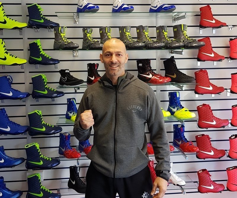 KOTwinsUK's tweet photo. Great to have Fitness Coach Ozzy in our Manchester Store picking up his boxing Gear #kotwins #komanchester #kosports #leeds #manchester https://t.co/YaZZ6fqcJw