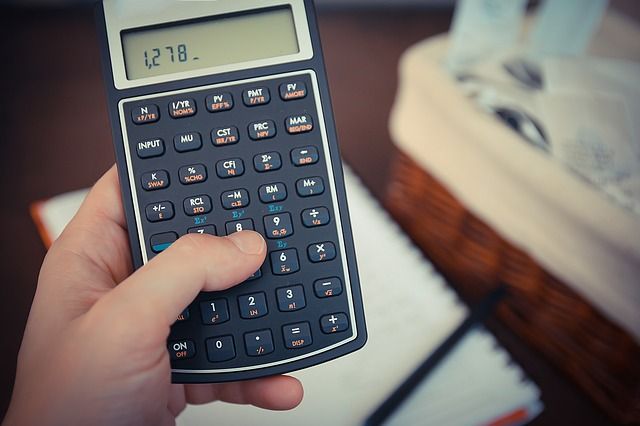 OxbridgeEssays's tweet image. #Freshers, strapped for cash already?! Our guide can help you manage your money: oxbridgeessays.com/blog/freshers-… #fresherproblems #unilife