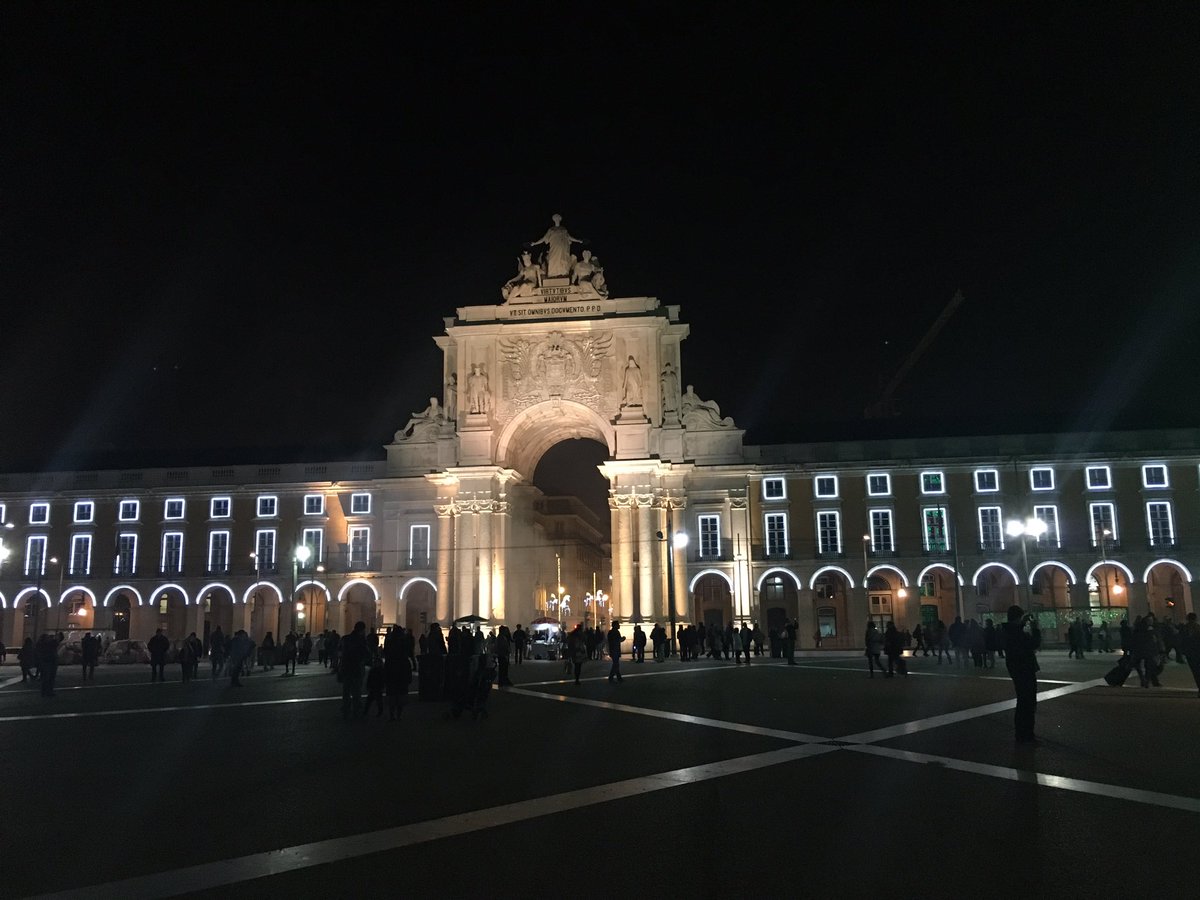 EdgarSimmonsRE's tweet photo. Check out our latest news story: #investment Portugal's property market. demand up, supply down. - Edgar simmons https://t.co/hIjuVu3fq0 https://t.co/dH9ITbwIg4