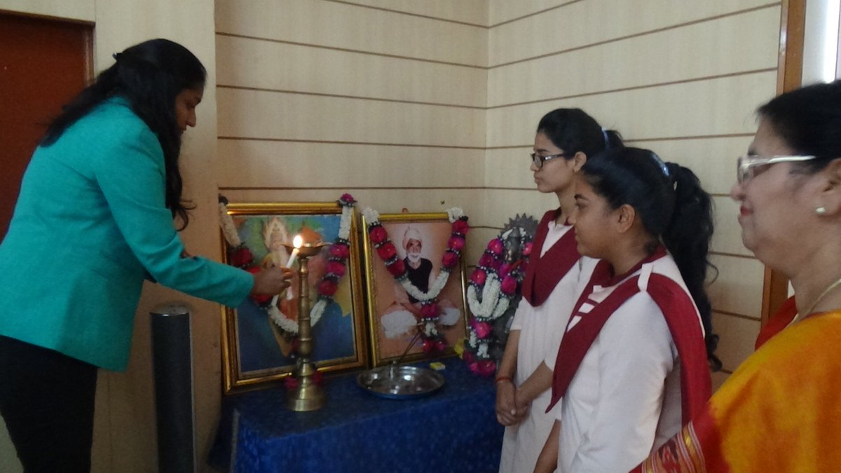 ifeeleducation's tweet photo. V recently visited d campus of #SantHiradaramGirlsCollege #Bhopal
Roping in the undergrads in fun logical-reasoning and creative challenges https://t.co/ymyIDRSpiJ