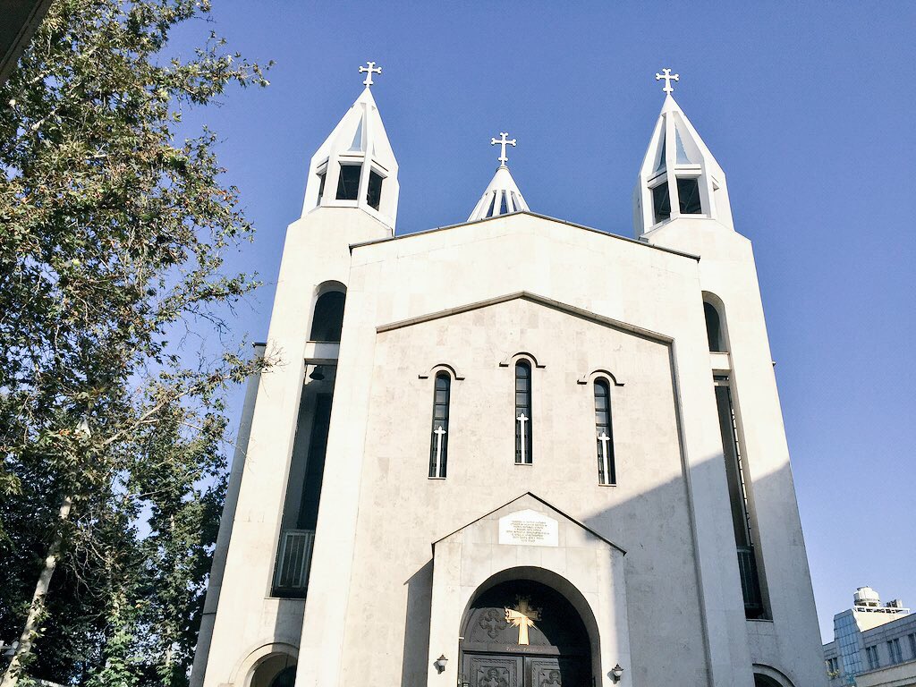 فه テヘランのアルメニア教会に初めて入った T Co X5ewpc49y3 Twitter