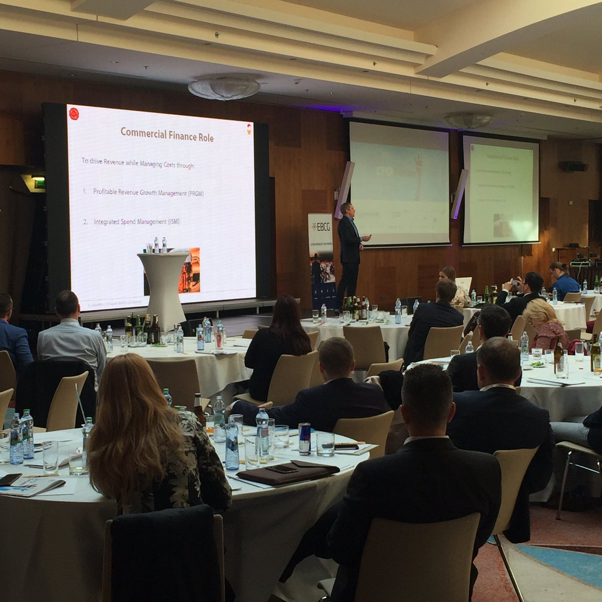 RomanSlovinec's tweet photo. .@pilsnerurquell #cfo @davidudal closing speach at #cfoforumsk back to hard core #finance topic #revenuemanagement ☝️200 people @EBCG_Events https://t.co/tpfnoEpTMK