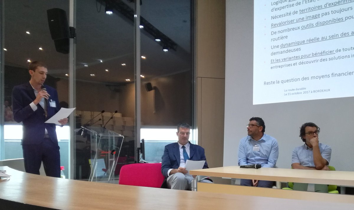 IDRRIM's tweet photo. #RouteDurable Bordeaux : table ronde animée par l'#idrrim collaboration public/privé au bénéfice de l'environnement #route #mobilite https://t.co/3GvYhhvezE