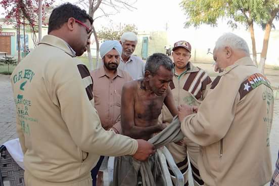 Parveenchhabr14's tweet photo. @derasachasauda के सेवादारों ने सड़कों पर घूमते आवारा मन्दबुद्धियो का इलाज़ करवा के उनको उनके परिवार तक पहुंचाया..!
#TrueLifeByMSG https://t.co/T4VyQByeTB