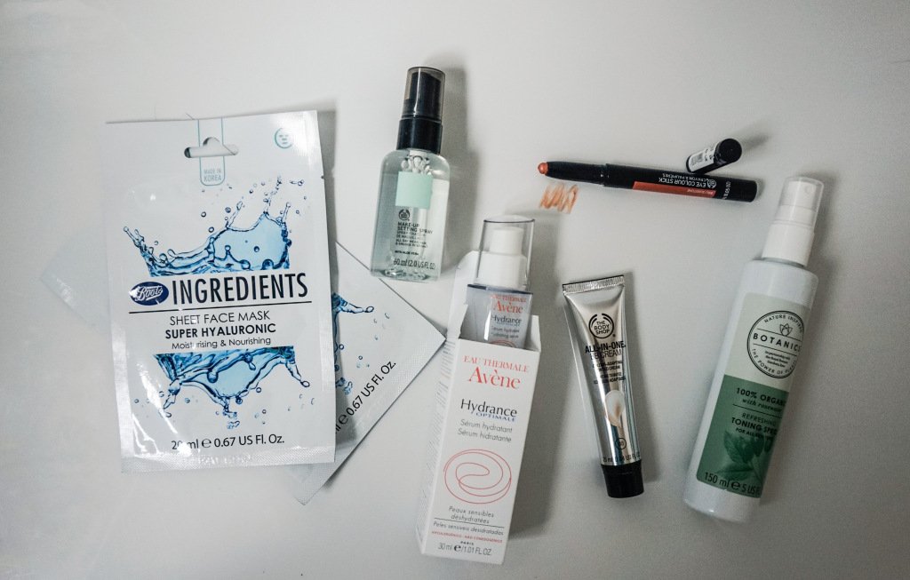 EleanorRWelsh's tweet photo. A makeup and skincare haul, including some holy grail and some new... https://t.co/PTFFteGWI0 https://t.co/WVTwFcK3Ar