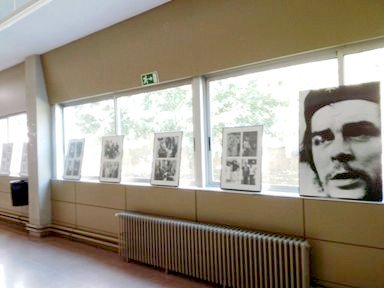 En <a href="/UABBarcelona/">Universitat Autònoma de Barcelona</a> también se homenajeó al #Che +info en facebook.com/ConsulcubaBCN/ #CheVive en #Cuba y en el mundo #HastaLaVictoriaSiempre