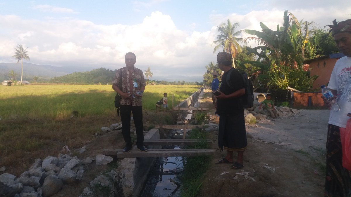 HiberSt's tweet photo. Monitoring keg.Pemb.Sapras Desa Purwoagung&amp;KembangMerta kec.Masama-Banggai-Sulteng Bersama TA ID PROV.
@EkoSandjojo https://t.co/y7aIfDqgvm