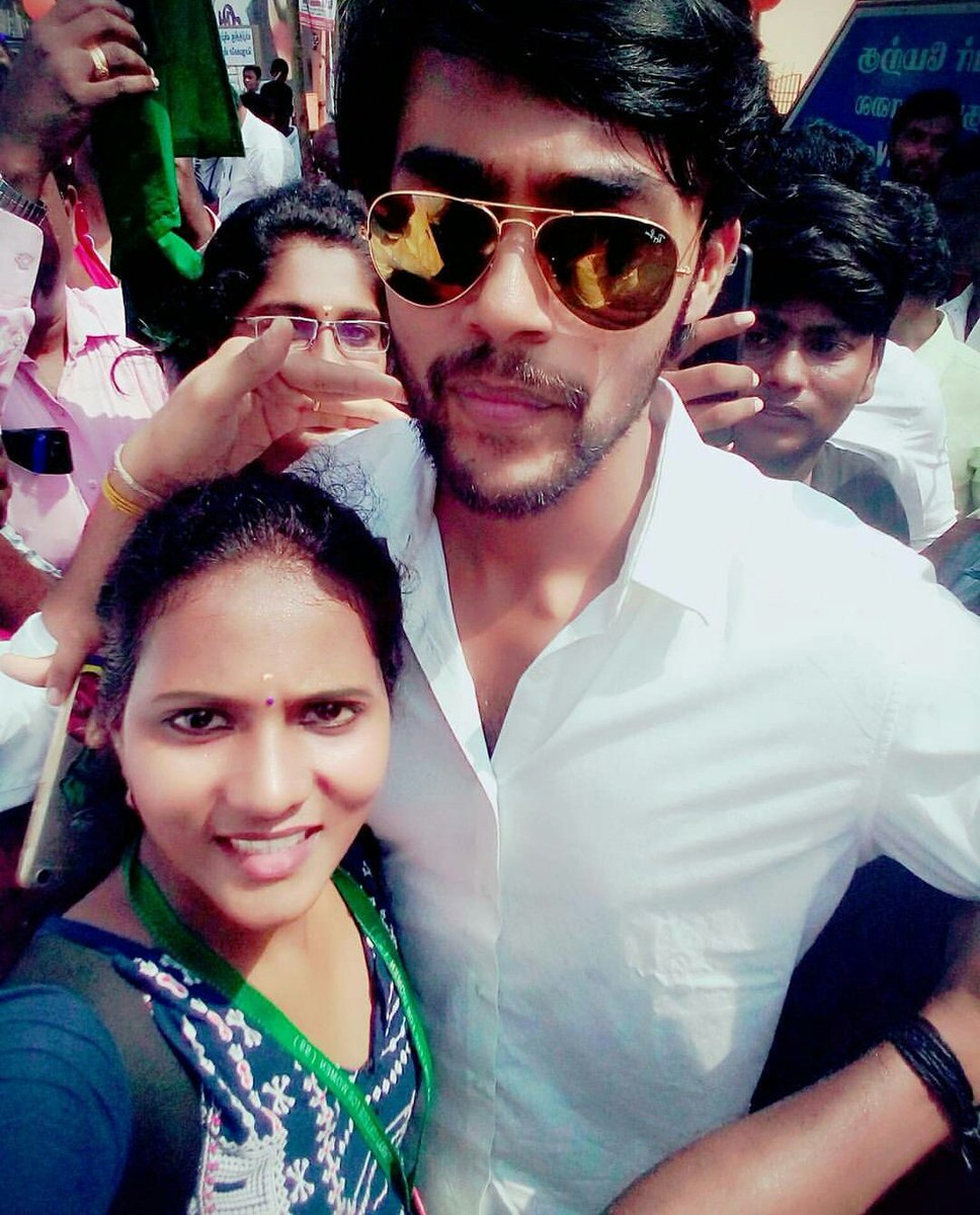 vini_sha93's tweet image. Wow Bae Looking soo Hot🙈😻
 😍😍😍😍😍😍😍
@Nafeez_Arav 
#Aravarmy 
#ARAV