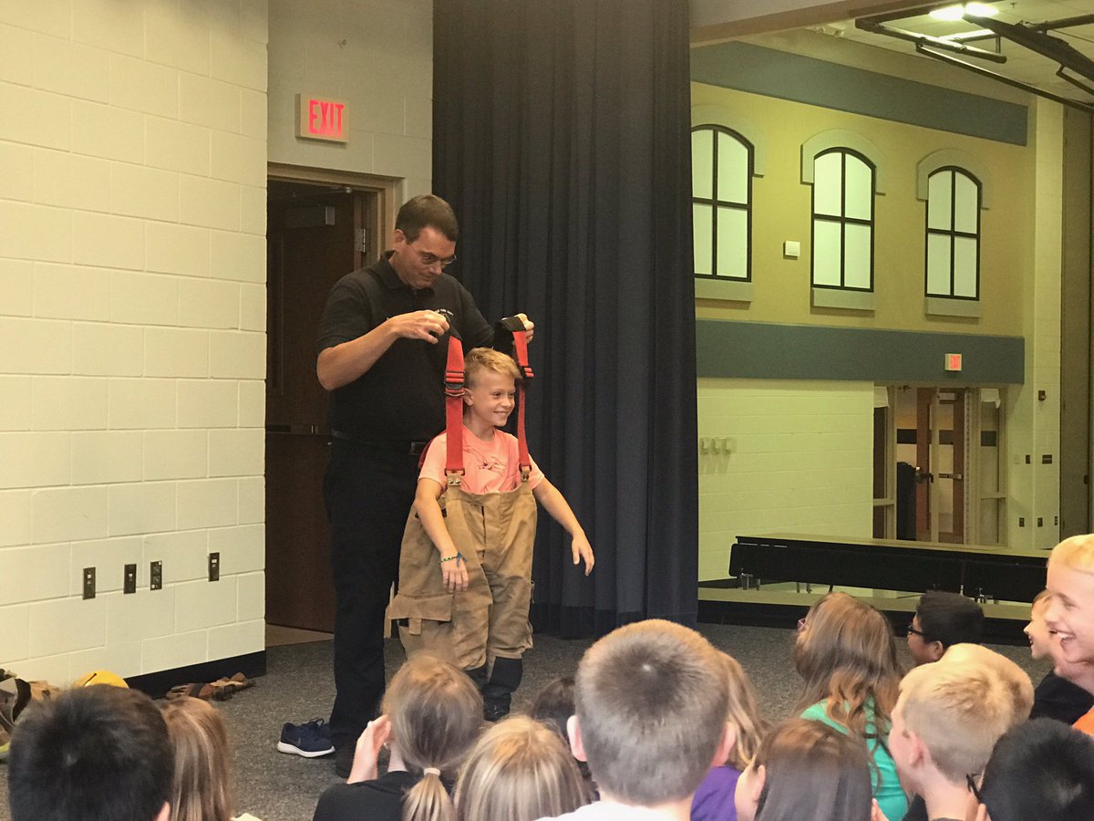 reddingschool's tweet photo. 4th Grade fire safety program was very informative. Thank you Seymour Fire Department &amp; Firefighter O'Neal! #ReddingRocks #HatsOff2Learning https://t.co/gnZkPBSPHu
